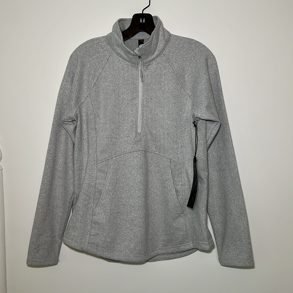 NWT Kyodan Activewear Top in Light Gray Herringbone Size M